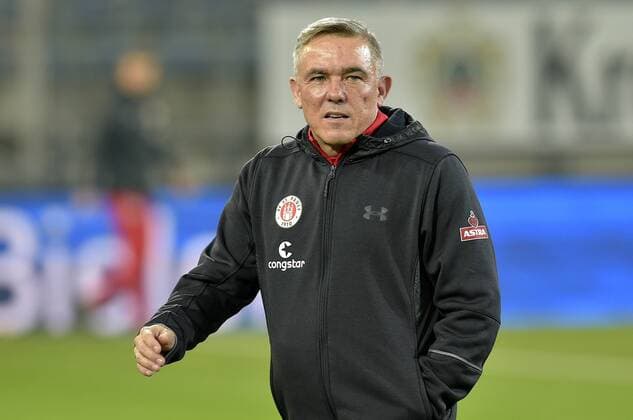 01 12 2017 pmk MZ156672 Soccer Men 2 Bundesliga Season 2017 2018 FC St Pauli Hamburg Olaf JANSSEN Coach St Pauli