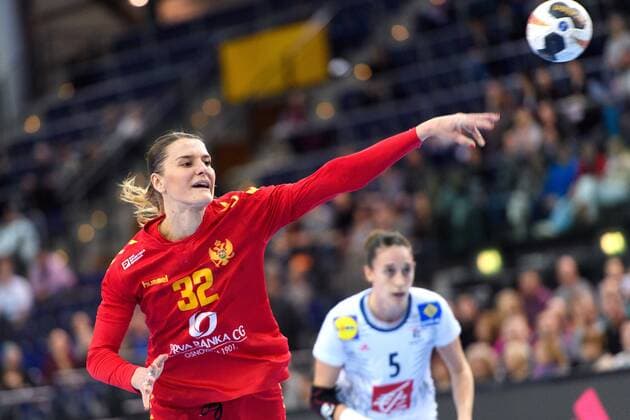171212 Montenegros Katarina Bulatovic in the quarterfinals between France and Montenegro during the World Cups World Cup on December 12, 2017 in Leipzig  Copyright: CARLxSANDIN BB171212CS133