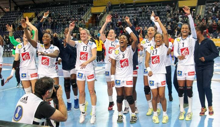 France Montenegro Handball Women World Cup Leipzig 12 12 2017 Arena Leipzig World Cup 2017 Handball Women Quarterfinals France FRA vs Montenegro MNE 25 22 12 10 In the picture French players celebrate the victory