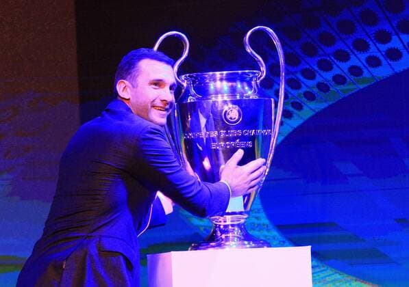 Fußball, CL, Finale-Logo wird in Kiew präsentiert Head coach of the Ukrainian national football team Andriy Shevchenko touches the UEFA Champions League trophy during a ceremony to present the logo of the 2018 UEFA Champions League final at the NSC Olimpiyskiy, Kyiv, capital of Ukraine, December 12, 2017. Ukrinform. KYIV. The logo of the 2018 UEFA Champions League final has been presented at the NSC Olimpiyskiy. The arena which previously staged the UEFA EURO EM Europameisterschaft Fussball 2012 final is set to host the last game of the 2018 UEFA Champions League on May 26, 2018. The 2018 UEFA Women s Champions League final will be played in Ukraine for the first time at the Valeriy Lobanovskyi Dynamo Stadium on May 24. Logo of 2018 UEFA Champions League final unveiled in Kyiv  Copyright: xPavloxBagmutx