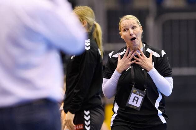 171213 Dutch federation Helle Thomsen in the quarterfinals between the Netherlands and the Czech Republic during the World Cups World Cup on December 13, 2017 in Magdeburg  Copyright: CARLxSANDIN BB171213CS001