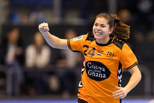 171213 The Netherlandss Martine Smeets commends the quarterfinals between the Netherlands and the Czech Republic during the World Cup on 13 December 2017 in Magdeburg  Copyright: CARLxSANDIN BB171213CS017