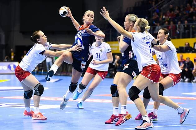 171213 Norways Stine Bredal Oftedal in the quarterfinals between Norway and Russia during the World Cups World Cup on December 13, 2017 in Magdeburg  Copyright: CARLxSANDIN BB171213CS067