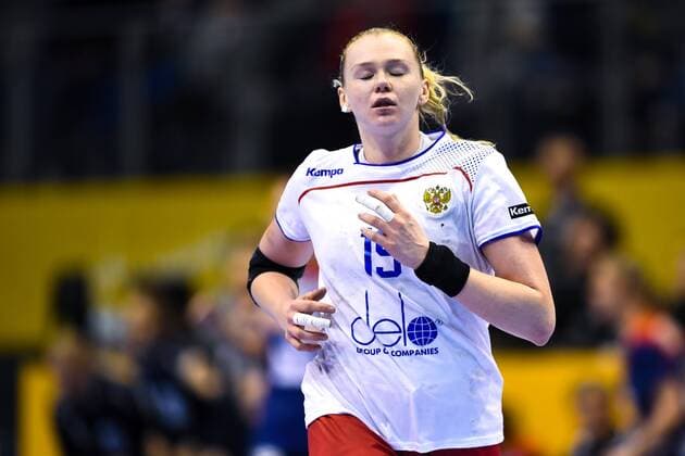 171213 Russias Kseniia Makeeva plunges in the quarterfinals between Norway and Russia during the World Cups World Cup on December 13, 2017 in Magdeburg  Copyright: CARLxSANDIN BB171213CS071