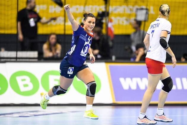 171213 Norways Nora Dark celebrates the quarterfinals between Norway and Russia during the World Cups World Cup on December 13, 2017 in Magdeburg  Copyright: CARLxSANDIN BB171213CS074