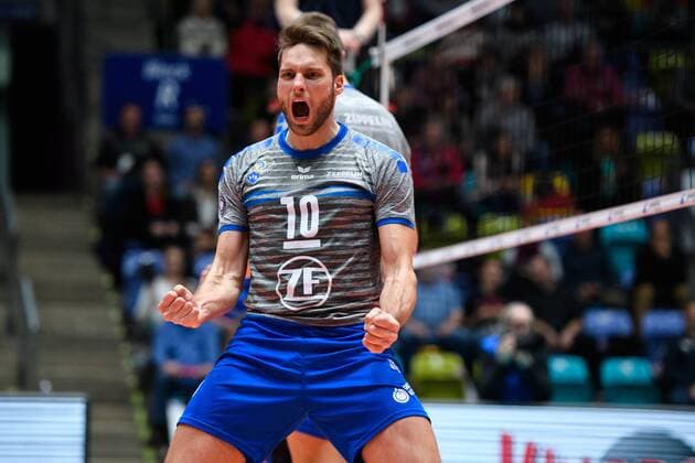 13 12 2017 Fraport Arena Frankfurt Volleyball DVV Cup Semifinals United Volleys RheinMain vs VfB Friedrichshafen Cheers Simon Tischer 10 Friedrichshafen