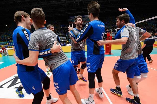13 12 2017 Fraport Arena Frankfurt Volleyball DVV Pokal Semifinals United Volleys RheinMain vs VfB Friedrichshafen Cheers Friedrichshafen after Matchball victory