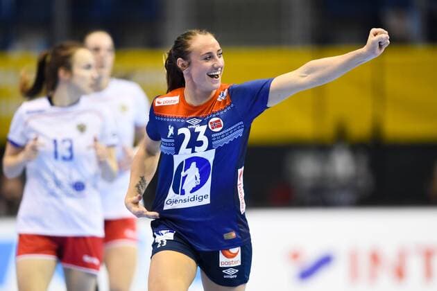 171213 Norways Camilla Herrem commends the quarterfinals between Norway and Russia during the World Cups World Cup on December 13, 2017 in Magdeburg  Copyright: CARLxSANDIN BB171213CS083