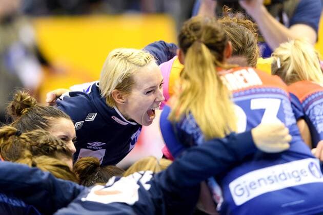 171213 Norways malevolent Katrine Lunde commends the quarterfinals between Norway and Russia during the World Cups World Cup on December 13, 2017 in Magdeburg  Copyright: CARLxSANDIN BB171213CS101