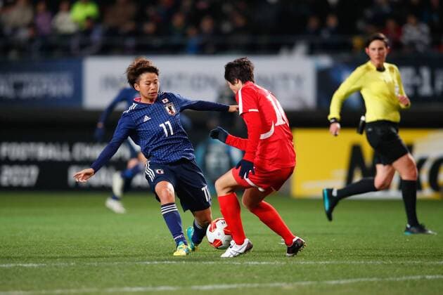 CHIBA, JAPAN - DECEMBER 15: Ri Kyong Hyang 10 of North Korea and Tanaka Mina 11 of Japan compete for the ball during the EAFF E-1 Women s Football Championship between Japan and North Korea at Fukuda Denshi Arena on December 15, 2017 in Chiba, Japan.  Copyright: xVCGx CFP111140893061 
