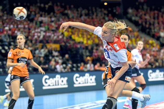 171215 Norways Stine Bredal Oftedal during the semi-final between the Netherlands and Norway during the World Cups World Cup on December 15, 2017 in Hamburg  Copyright: CARLxSANDIN BB171215CS018