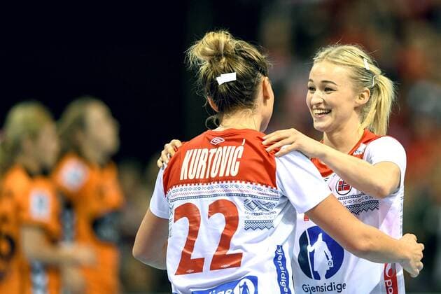 171215 Norways Amanda Kurtovic and Stine Bredal Oftedal celebrate the semi-finals between the Netherlands and Norway during the World Cups World Cup on December 15, 2017 in Hamburg  Copyright: CARLxSANDIN BB171215CS045