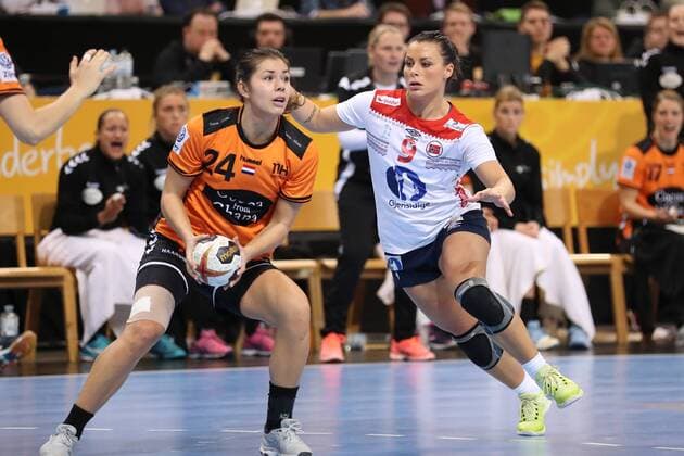 Martine Smeets Netherlands 24 Nora Moerk Norway 09 Hamburg Hamburg Germany Barclaycard Arena Copyright: xAgentur54Gradx xSpeedphotosx