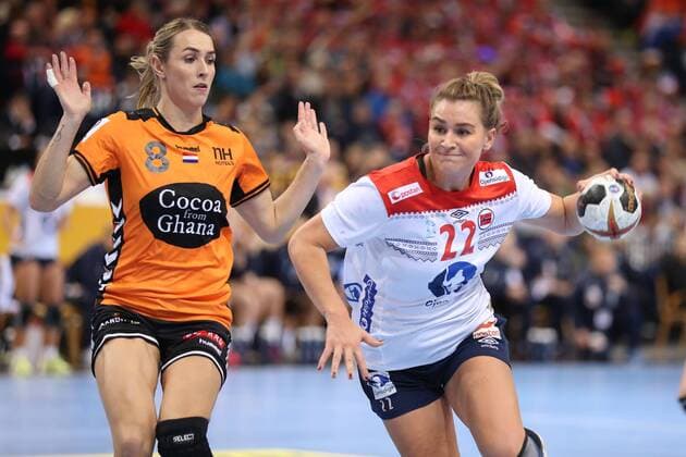 Amanda Kurtovic Norway 22 Lois Abbingh Netherlands 08 Hamburg Hamburg Germany Barclaycard Arena Copyright: xAgentur54Gradx xSpeedphotosx
