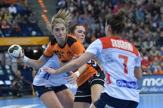 GER HBL 23 IHF Womens Handball World Cup Semifinals Netherlands vs Norway 15 12 17 Barcleycard Arena Hamburg GER HBL 23 IHF Womens Handball World Cup Semi-Finals Netherlands vs Norway image Estavana Polman Netherlands 79 seeks to prevail against Stine Ruscetta Skogrand Norway 07 and Kari Brattset Norway 13 nordphotox xWitke nph00002