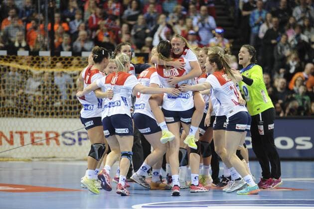 The Norwegian team celebrates their entry into the finals Netherlands vs Norway Handball World Cup Semifinals 15 12 17 Hamburg Hamburg Germany Barclaycard Arena Copyright: xAgentur54Gradx xThomasxSobczakx