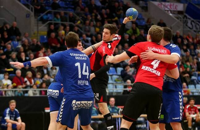 BAU 15 12 2017 Bietigheim Handball SG BBM Bietigheim vs Dessau Rosslauer HV 06 Felix König BBM middle