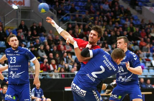BAU 15 12 2017 Bietigheim Handball SG BBM Bietigheim vs Dessau Rosslauer HV 06 Paco Barthe BBM in the throw