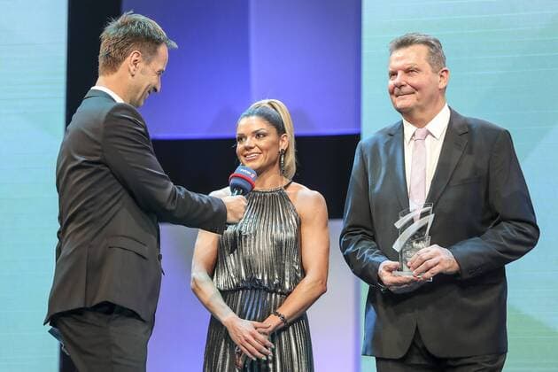 Felix Presentation NRW Sportsman of the Year 2017 Duesseldorf 15 12 2017 Pamela Dutkiewicz and her Coach of the Year Slawomir Filipowki TV Wattenscheid 01 at the Felix Awards NRW Sportsman of the Year 2017 on 15 12 2017 in the Mitsubishi Electric Hall in Duesseldorf North Rhine-Westphalia xakx