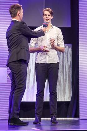 Felix NRW Sportsman of the Year 2017 Duesseldorf 15 12 2017 NRW Young Sportsman of the Year Hochspringer Falk Wendrich LAC Soest in an interview with presenter Claus Lufen WDR at the Felix NRW Sportsman of the Year 2017 on 15 12 2017 in the Mitsubishi Electric hall in Duesseldorf Nordrhein Westfalen xakx