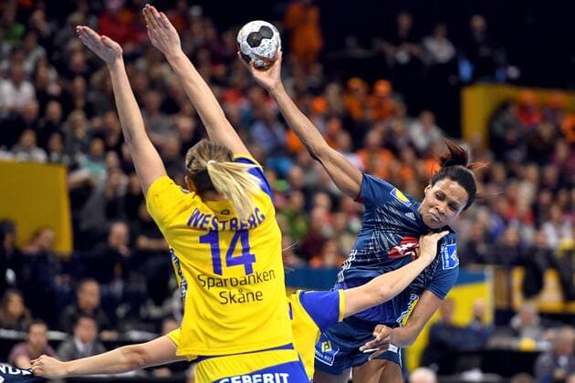 171215 France Allison Pineau during the semi-final between Sweden and France during the World Cups World Cup on December 15, 2017 in Hamburg  Copyright: CARLxSANDIN BB171215CS136