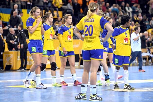 171215 The Swedish players die after the semifinals between Sweden and France during the World Cup World Cup on December 15, 2017 in Hamburg  Copyright: CARLxSANDIN BB171215CS147