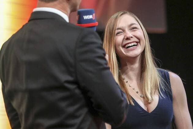 Felix Presentation NRW Sportsman of the Year 2017 Duesseldorf 15 12 2017 NRW Sportswoman of the Year Gina Lueckenkemper Left Presenter Claus Lufen WDR at the Felix Awards NRW Sportsman of the Year 2017 on 15 12 2017 in the Mitsubishi Electric Hall in Duesseldorf North Rhine-Westphalia xakx
