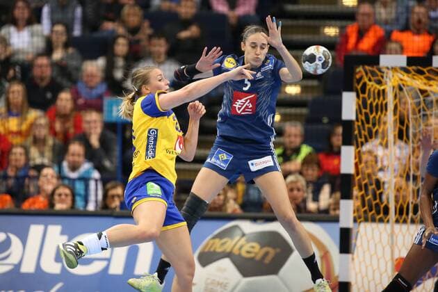 Isabell Gullden Sweden 20 Camille Ayglon Saurina France 05 Hamburg Hamburg Germany Barclaycard Arena Copyright: xAgentur54Gradx xSpeedphotosx