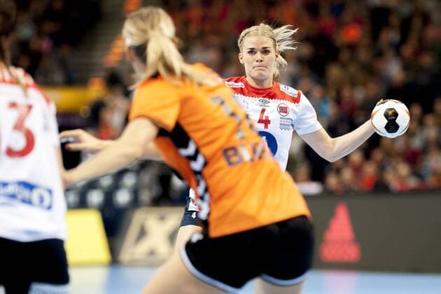 Veronica Egebakken Kristiansen Nr 4 Norway Netherlands Norway Handball 23 IHF Handball Womens World Cup 15 12 17 Hamburg Hamburg Germany Barclaycard Arena Copyright: xAgentur54Gradx xThomasxSobczakx