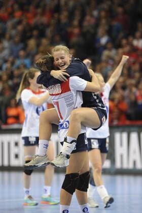 The Norwegians cheer for the finals Netherlands Norway Handball 23 IHF Handball Womens World Cup 15 12 17 Hamburg Hamburg Germany Barclaycard Arena Copyright: xAgentur54Gradx xThomasxSobczakx