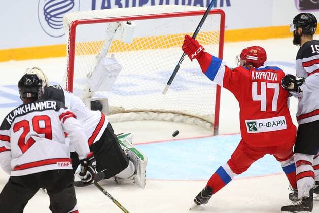 MOSCOW, RUSSIA â€“ DECEMBER 16, 2017: Canadaâ€™s goaltender Ben Scrivens concedes a goal in their 2017-18 Euro Hockey Tour Channel One Cup Ice hockey Eishockey match against Russia at the VTB Ice Palace. Anton Novoderezhkin TASS  TS06D6A9