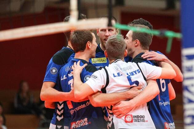 L E Volleys vs TSV Unterhaching II 2 Bundesliga Sued 16 12 2017 Volleyball 2 Bundesliga Sued Maenner Season 2017 2018 L E Volleys Leipzig vs TSV Unterhaching II on 16 12 2017 in the Sporthalle Bruederstrasse Pictured Team Team Jubilation Leipzig xjkx