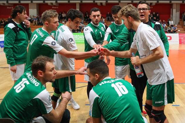 L E Volleys vs TSV Unterhaching II 2 Bundesliga Sued 16 12 2017 Volleyball 2 Bundesliga Sued Maenner Season 2017 2018 L E Volleys Leipzig vs TSV Unterhaching II on 16 12 2017 in the Sporthalle Bruederstrasse Pictured Team Team Unterhaching Time-out xjkx