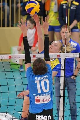 16 12 2017 xtkx Volleyball Women VC Wiesbaden SSC Palmberg Schwerin emspor v l Jennifer Gertins Schwerin Irina Kemmsies VCW Wiesbaden