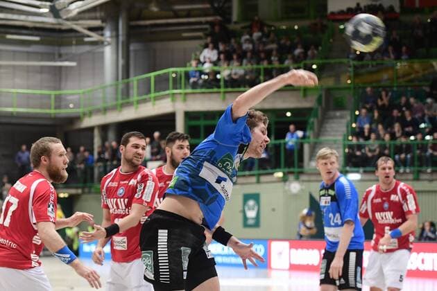 Handball 2 DKB 18 Gameday Bergischer HC vs Rhein Vikings on 16 12 2017 in the Uni Halle in Wuppertal Rhein Viking Christian Hosse Nr 4 prevail wd