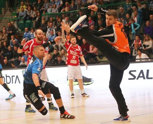 HBL 2 Handball Bundesliga Season 2017 2018 18 Matchday Bergischer HC HC Rhein Vikings Teo Coric Rhine Vickings against TW Christopher Rudeck left Kristian Nippes and in the background Arnor Gunnarsson all Bergischer HC