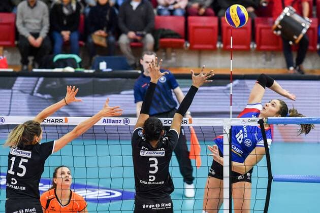 VBL Allianz MTV Stuttgart vs Red Ravens Vilsbiburg 16 December 2017 Allianz MTV Stuttgart Volleyball Bundesliga Women Season 2017 18 in blue against Red Ravens Vilsbiburg in black 16 Michaela Mlejnkova against 15 Jennifer Pettke and 3 Dayana Segovia PHOTO TOM BLOCH xtbx