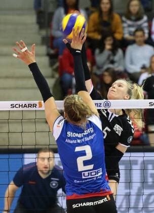 Stuttgart Volleyball Bundesliga Allianz MTV Stuttgart vs Red Ravens Vilsbiburg from left Femke Stoltenborg Alliance Laura Künzler Vils