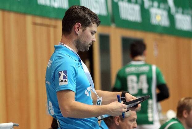 v left coach Dr Matthias Obinger DJK Rimpar Wolves single image DKB 2 Handball Bundesliga DJK Rimpar Wolves VfL Eintracht Hagen xfskrx