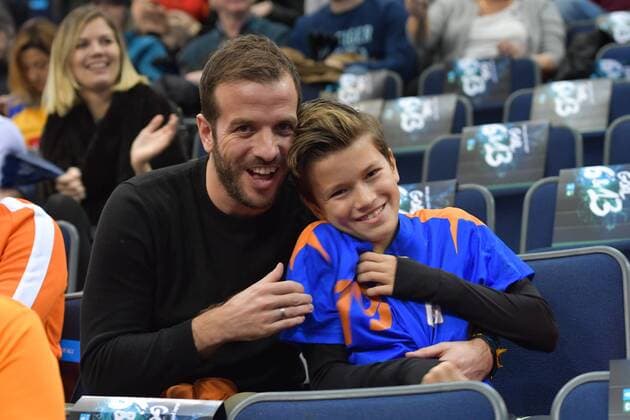 GER IHF World Cup 2017 match for 3rd place Sweden vs Netherlands 17 12 17 Barcleycard Arena Hamburg GER IHF World Cup 2017 match for 3rd place Sweden vs Netherlands in picture Rafael van der Vaart Footballer and his son Damian on the tribunes as fans of the Netherlands nordphotox xWitke nph00002