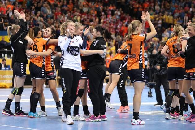 Netherlands Sweden 23 IHF Handball Womens World Cup Hamburg 17 12 17 Hamburg 17 12 17 Sport Handball 23 IHF Handball Womens World Cup Womens World Ranking Netherlands Sweden Cheers to victory xmmkx