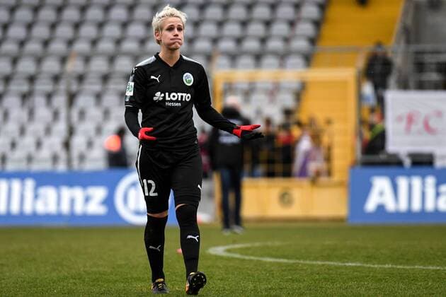 Sophie Schmidt 1 FFC Frankfurt 12 looking disappointed after the end of the match disappointment frustration disappointed pessimistic cut out single action Action Football Allianz Women Bundesliga FC Bayern Munich 1 FFC Frankfurt xslx