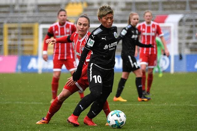 v left Gina Lewandowski FC Bayern Munich FCB 2 Kumi Yokoyama 1 FFC Frankfurt 10 in duel Duel tackle Dynamics Action Action Football Allianz Women Bundesliga FC Bayern Munich 1 FFC Frankfurt xslx