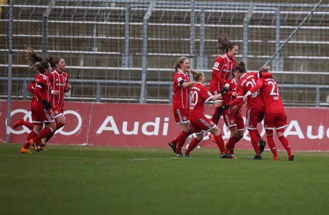 17 12 2017 xcex Germany Munich Football Womens Football Allianz Women Bundesliga Season 2017 2018 FC Bayern Munich 1 FFC Frankfurt Torjubel FCB Bayern Munich Jubek Freude Emotions