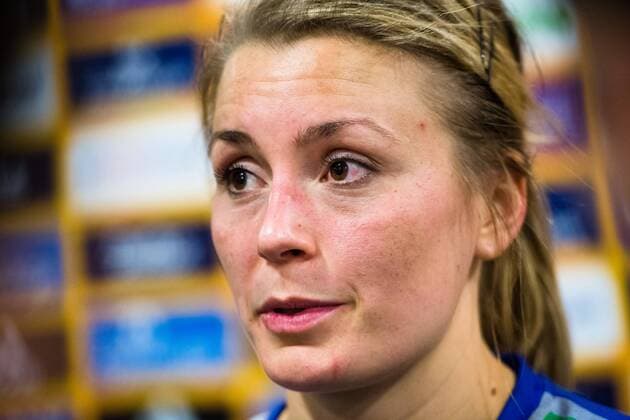171217 Swedens Isabelle Gullden is interviewed after the bronze match between Sweden and the Netherlands during the World Cup on 17 December 2017 in Hamburg  Copyright: CARLxSANDIN BB171217CS092
