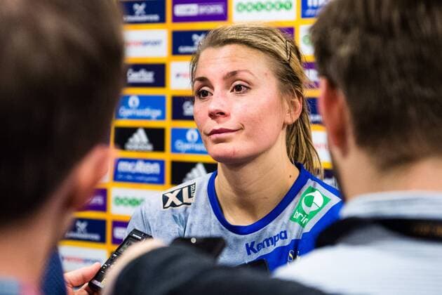 171217 Swedens Isabelle Gullden is interviewed after the bronze match between Sweden and the Netherlands during the World Cup on 17 December 2017 in Hamburg  Copyright: CARLxSANDIN BB171217CS093