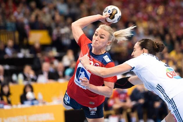 171217 Norways Stine Bredal Oftedal in the final between France and Norway during the World Cup on 17 December 2017 in Hamburg  Copyright: CARLxSANDIN BB171217CS116