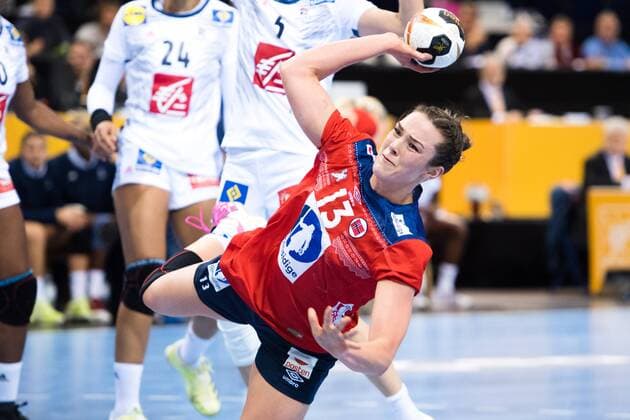 171217 Norways Kari Brattset in the final between France and Norway during the World Cups World Cup on 17 December 2017 in Hamburg  Copyright: CARLxSANDIN BB171217CS118