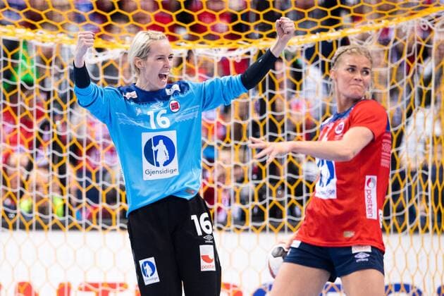 171217 Norways Murderer Katrine Lunde celebrates the final between France and Norway during the World Cup on 17 December 2017 in Hamburg  Copyright: CARLxSANDIN BB171217CS123