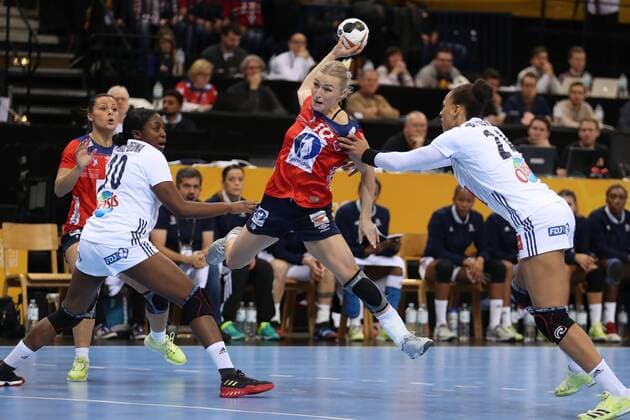 France Norway 23 IHF Handball Womens World Cup Hamburg 17 12 17 Hamburg 17 12 17 Sport Handball 23 IHF Womens Handball Womens World Cup Final France Norway Stine Bredal Oftedal Norway 10 Grace Zaadi France 10 Beatrice Edwige France 24 xmmkx
